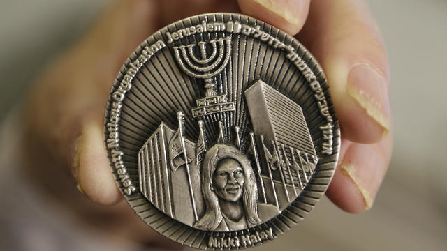 Nikki Haley coin (Photo: AP) Nikki Haley coin