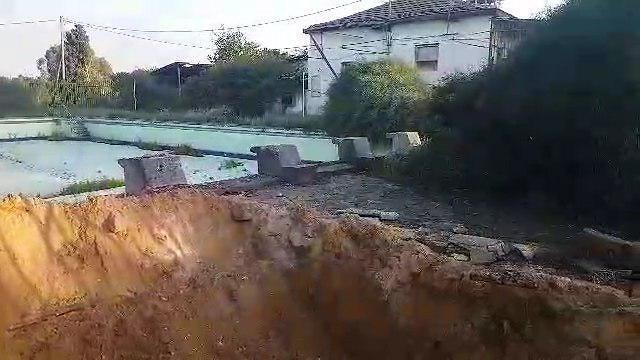 Место падения ракеты. Фото: Моти Кимхи (צילום: מוטי קמחי) Место падения ракеты. Фото: Моти Кимхи