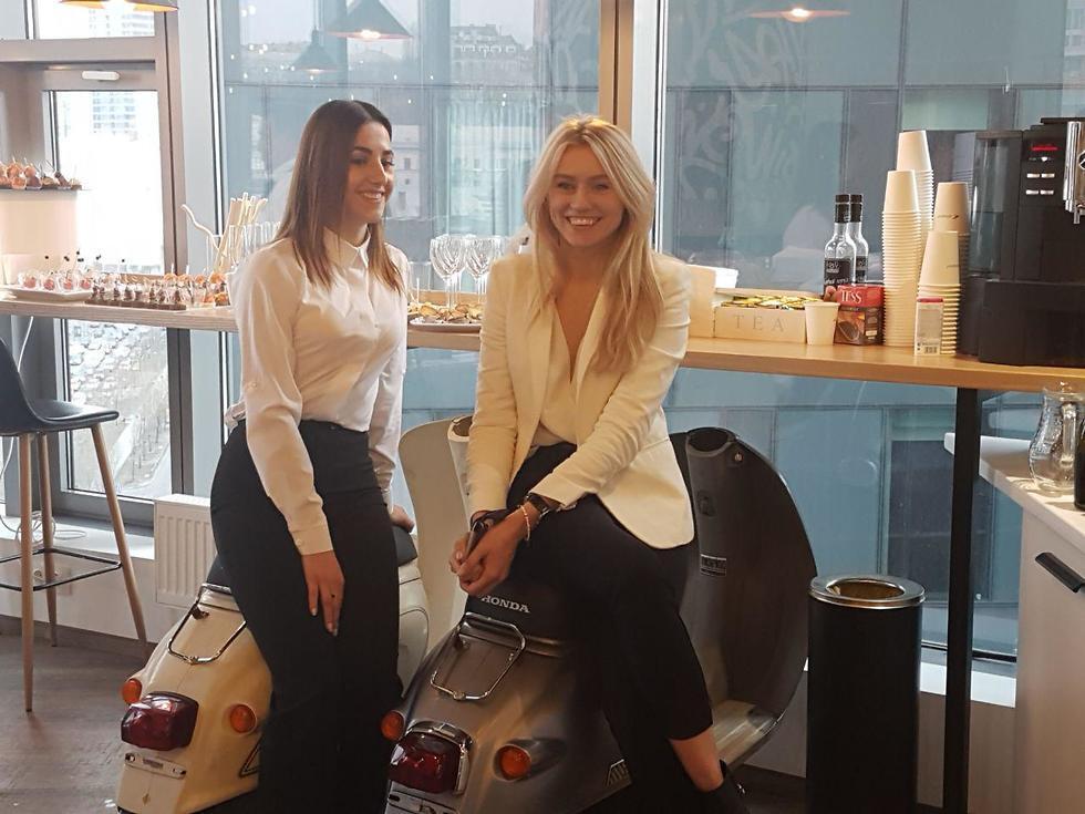 Сотрудницы израильской компании в Киеве. Фото: Элиасаф Косман (צילום: אליסף קוסמן) Сотрудницы израильской компании в Киеве. Фото: Элиасаф Косман