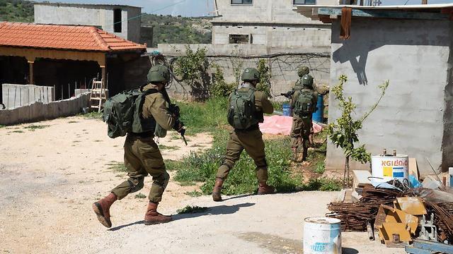 Manhunt for Palestinian suspect