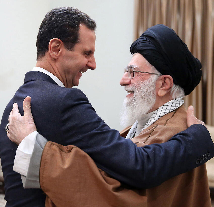 Syrian President Bashar Assad meeting with Irnaian Supreme Leader Ali Khamenei (צילום: EPA) Syrian President Bashar Assad meeting with Irnaian Supreme Leader Ali Khamenei