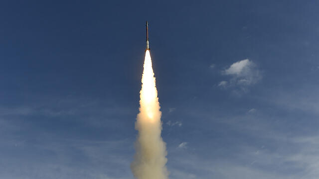 Испытания системы ПРО "Шарвит ксамим". Фото: пресс-служба министерства обороны (צילום: מנהלת חומה במפא"ת, משהב"ט) Испытания системы ПРО "Шарвит ксамим". Фото: пресс-служба министерства обороны