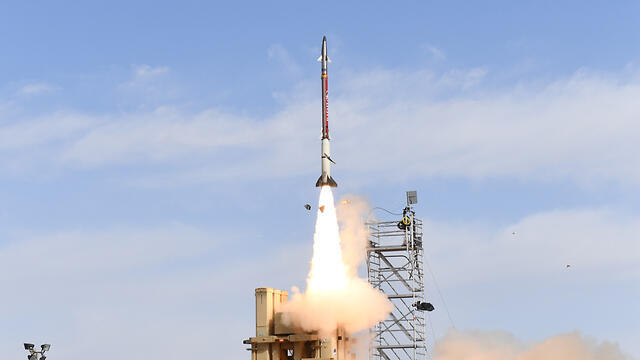 Испытания системы ПРО "Шарвит ксамим". Фото: пресс-служба министерства обороны (צילום: מנהלת חומה במפא"ת, משהב"ט) Испытания системы ПРО "Шарвит ксамим". Фото: пресс-служба министерства обороны