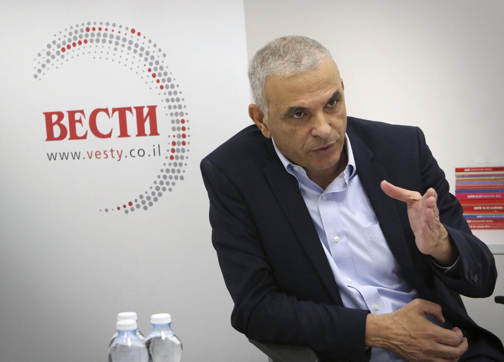 Министр финансов Моше Кахлон в редакции "Вестей". Фото: Ави Муалем