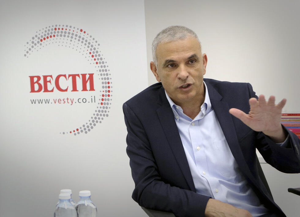 Министр финансов Моше Кахлон в редакции "Вестей". Фото: Ави Муалем