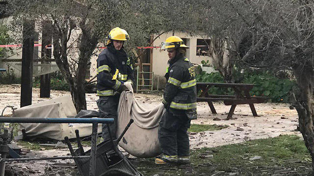 Разрушенный ракетой дом. Фото: Коби Тамам, Служба пожарной охраны
