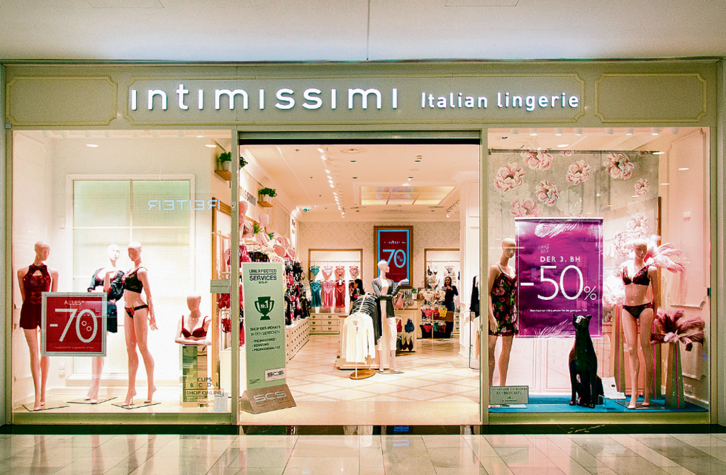 Сеть Intimissimi. Фото: Shutterstock (צילום: שאטרסטוק) Сеть Intimissimi. Фото: Shutterstock