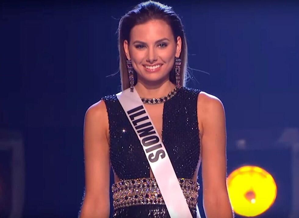 Каролина Яско - любительница гелевого маникюра Каролина Яско - любительница гелевого маникюра