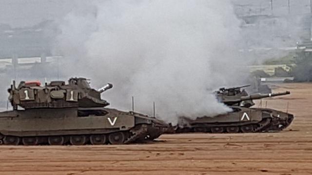 ЦАХАЛ на пути к границе с Газой. Фото: Йоав Зейтун