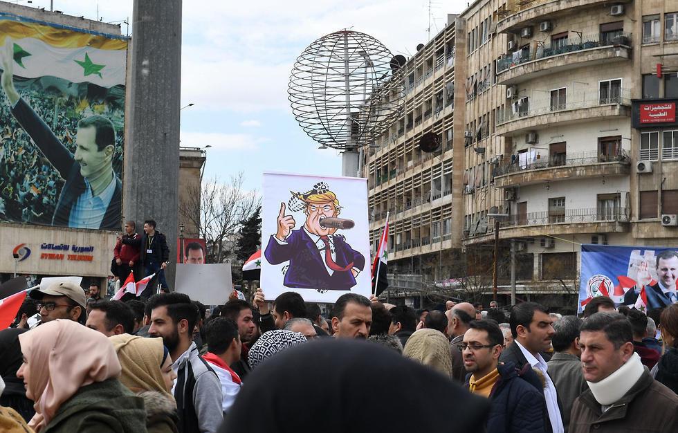 Syrians protest in the northern city of Aleppo (Photo: AFP) Syrians protest in the northern city of Aleppo