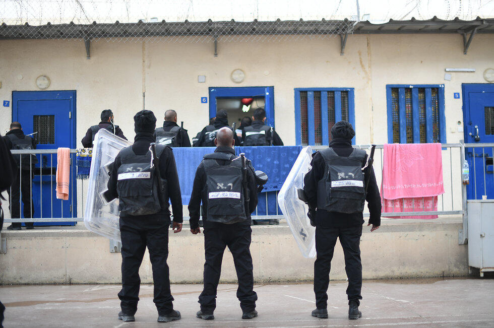 В тюрьме "Офер". Фото: Управление тюрем