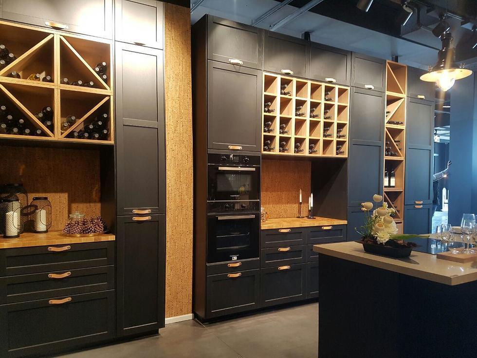 В новом магазине IKEA в Тель-Авиве. Фото: Мейрав Кристал (צילום: מירב קריסטל) В новом магазине IKEA в Тель-Авиве. Фото: Мейрав Кристал