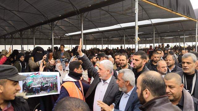 Ихья Синвар на границе с Израилем