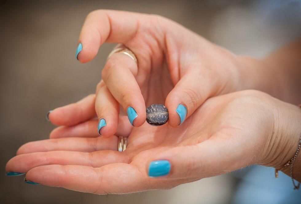 Seal to Achar son of Matniyahu