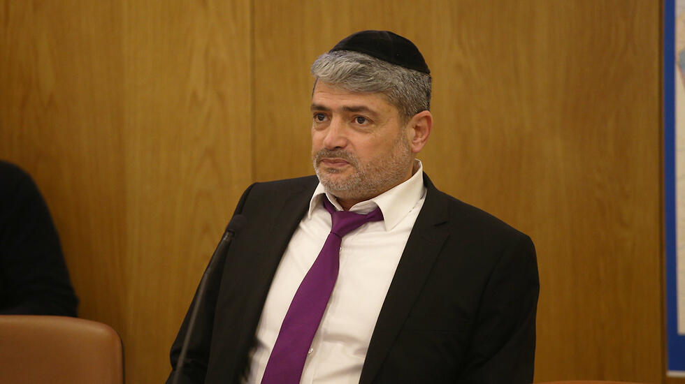 Ицхак Хадад на заседании Центризбиркома. Фото: Охад Цвайгенберг