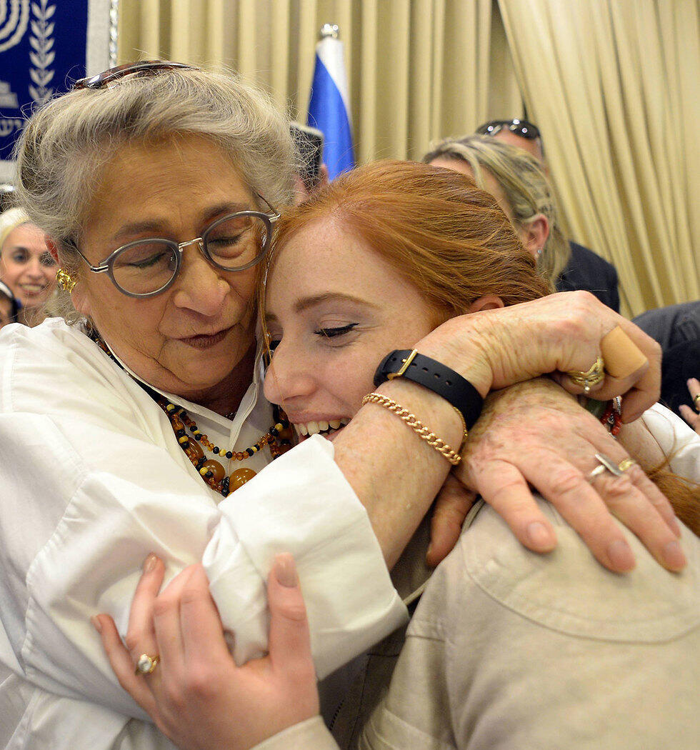 Nechama Rivlin with Renana Meir, the daughter of slain terror victim Dafna Meir (Photo: GPO) (צילום: חיים צח, לע"מ) Nechama Rivlin with Renana Meir, the daughter of slain terror victim Dafna Meir (Photo: GPO)