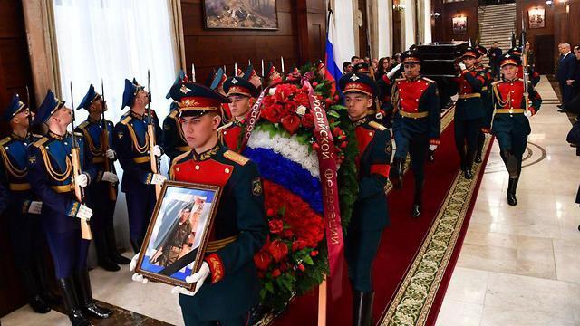 Официальная церемония в Москве по передаче останков Баумеля Израилю. Фото: Коби Гидеон, ЛААМ (צילום: קובי גדעון, לע״מ) Официальная церемония в Москве по передаче останков Баумеля Израилю. Фото: Коби Гидеон, ЛААМ