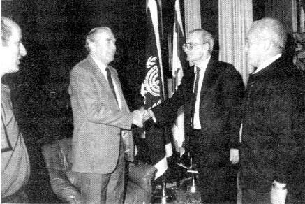 Данелия на встрече с Хаимом Герцогомnullnull Данелия на встрече с Хаимом Герцогом