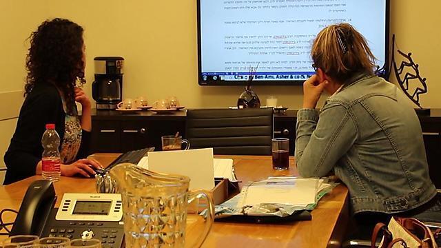 Истица Ж. при подаче иска: "Мне пришлось доказывать, что я родная дочь своей мамы. Папа тоже был в шоке"nullnull Истица Ж. при подаче иска: "Мне пришлось доказывать, что я родная дочь своей мамы. Папа тоже был в шоке"