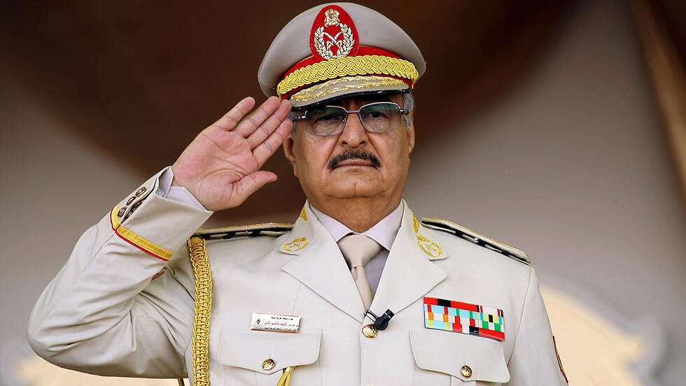 Gen. Khalifa Haftar, who is 'playing Europe' (Photo: AFP) גנרל חליפה חפתר מנהיג ה מורדים נגד ממשלת לוב