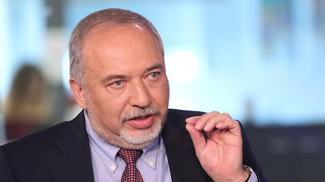 Авигдор Либерман в студии Ynet