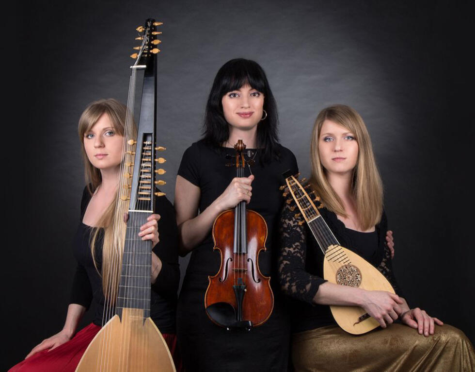 Трио "Соловей и Роза". Фото: Мария Розенблат (Трио "Соловей и Роза". Фото: Мария Розенблат) Трио "Соловей и Роза". Фото: Мария Розенблат