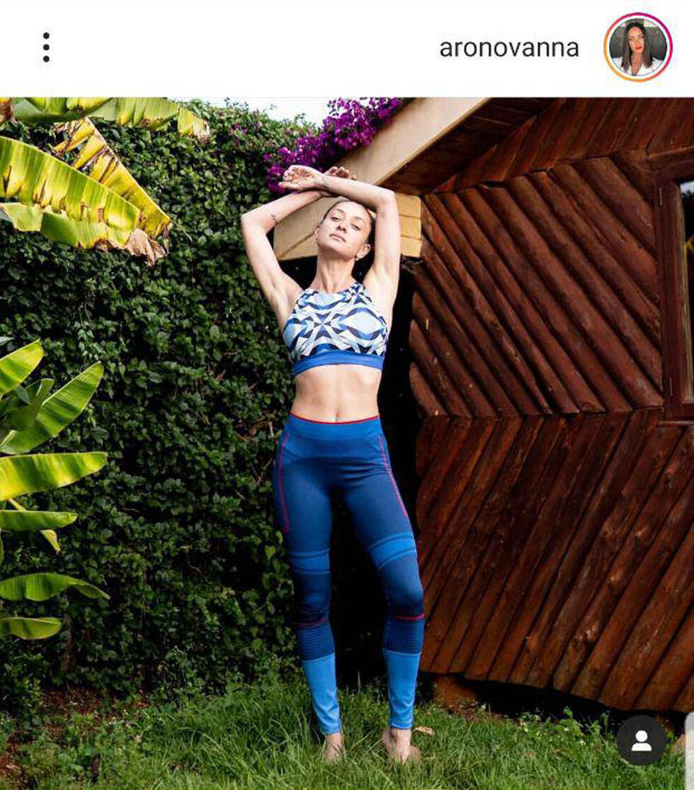 Танцовщица Ана Аронов в патриотическом бело-голубом. Фото: Instagram (Фото: Instagram) Танцовщица Ана Аронов в патриотическом бело-голубом. Фото: Instagram