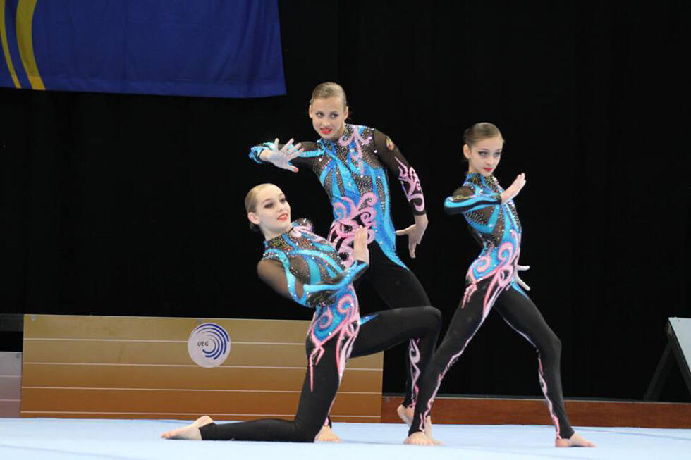 Ксения и Александра Меломед во время выступления (Александра и Ксения Меломед . Фото предоставлено пресс-службой Сохнута. ) Ксения и Александра Меломед во время выступления