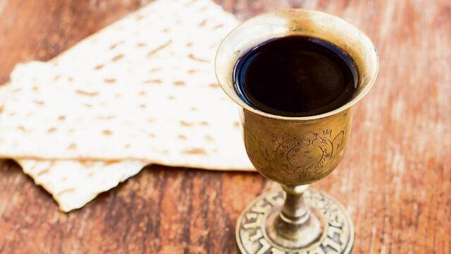 Сок и маца. Фото: shutterstock (צילום: שאטר סטוק) Сок и маца. Фото: shutterstock