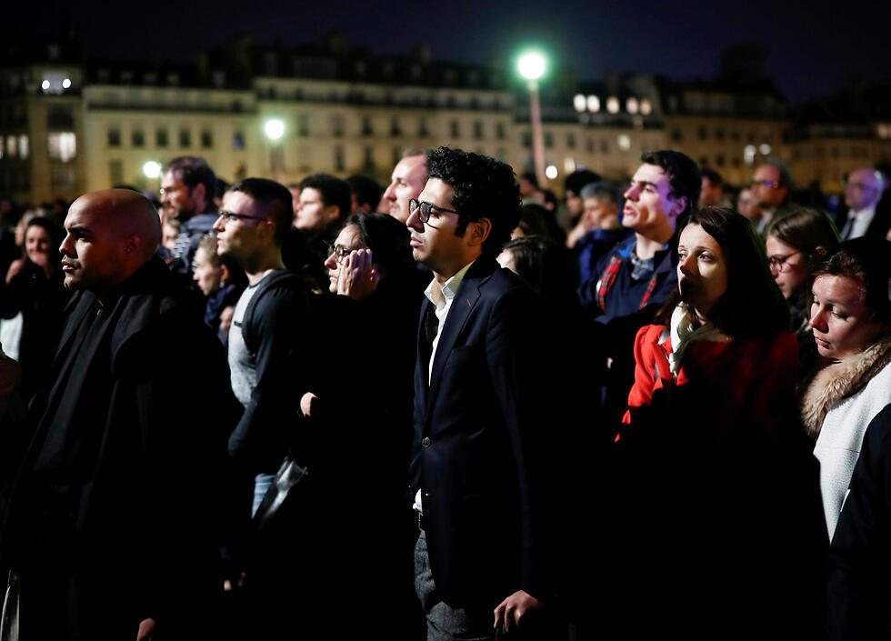Crowds gather outside Notre Dame 