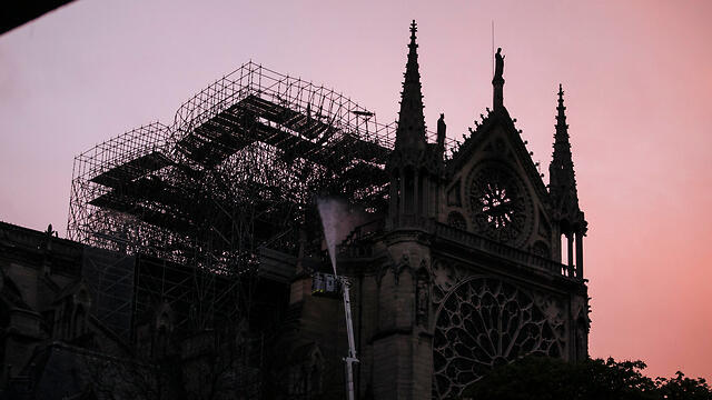 Тушение огня продолжалось 8 часов. Фото: АР