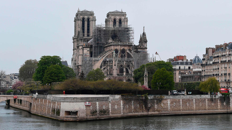 Вид на собор с Сены. Фото: AFP