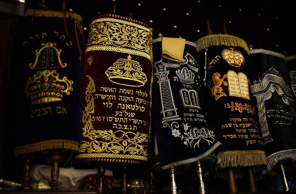 Torah scrolls in the ark of Em Habonim Synagogue of Casablanca (Photo: AP) Torah scrolls in the ark of Em Habonim Synagogue of Casablanca