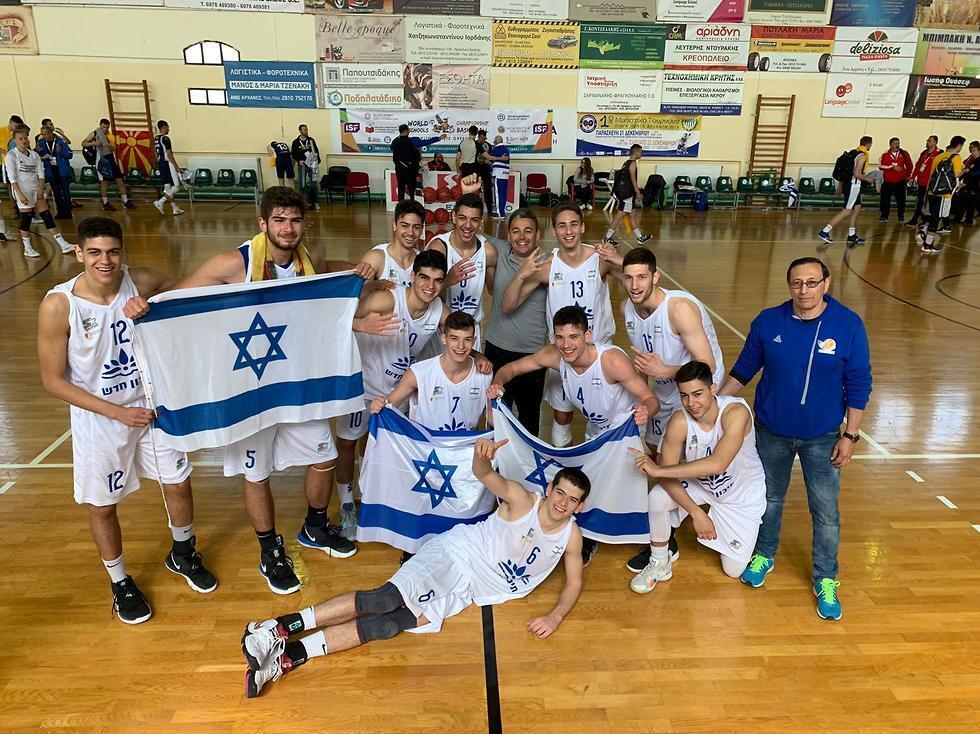 Команда "Тихон хадаш" (צילום: התאחדות בתי הספר) Команда "Тихон хадаш"