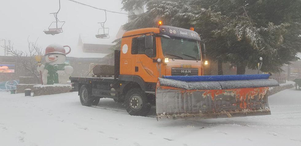 Хермон закрыт для гостей из-за снегопада (צילום: אתר החרמון ) Хермон закрыт для гостей из-за снегопада