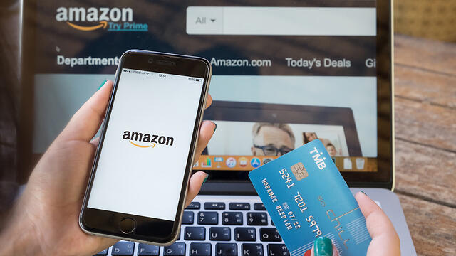 Покупка на сайте Amazon. Фото: shutterstock