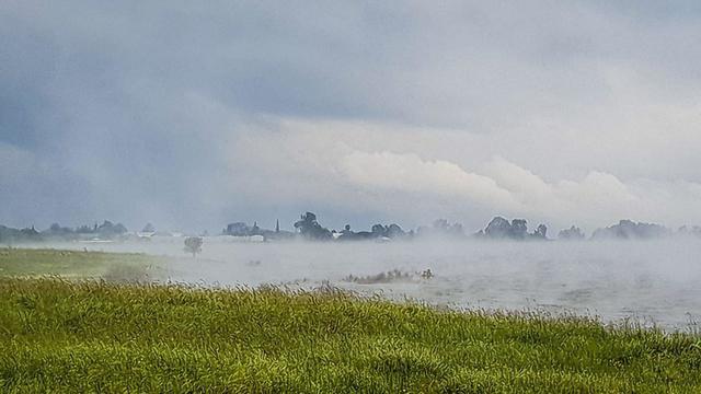 Пар над озером на Голанах. Фото: Йегуда Вайнберг (צילום: יהודה ויינברג) Пар над озером на Голанах. Фото: Йегуда Вайнберг