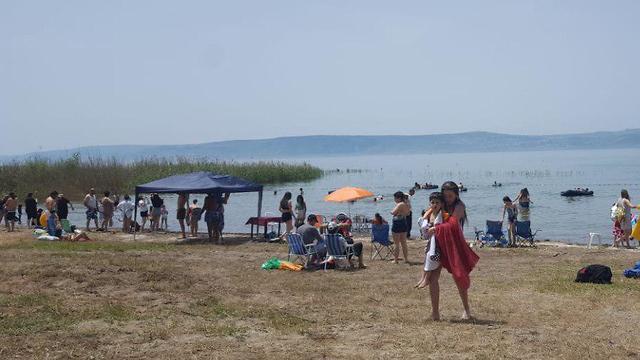 На Кинерете тепло и многолюдно. Фото: Управление Кинерета
