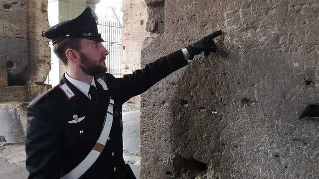 Место рисунка на стене Колизея. Фото: ANSA