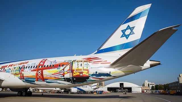 Лайнер "Эль-Аль" с видами Сан-Франциско на борту. Фото: Йохай Моси и Бар Стефански (צילום: יוחאי מוסי ובר סטפנסקי) Лайнер "Эль-Аль" с видами Сан-Франциско на борту. Фото: Йохай Моси и Бар Стефански