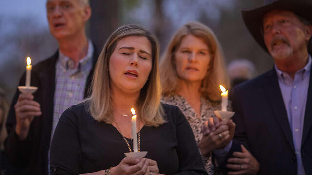 Memorializing the attack victims (צילום: AFP) Memorializing the attack victims