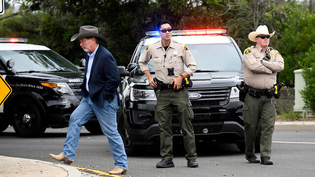 תמיכה קורבנות בית ה כנסת של חב"ד פאווי קליפורניה ארה"ב פיגוע ירי