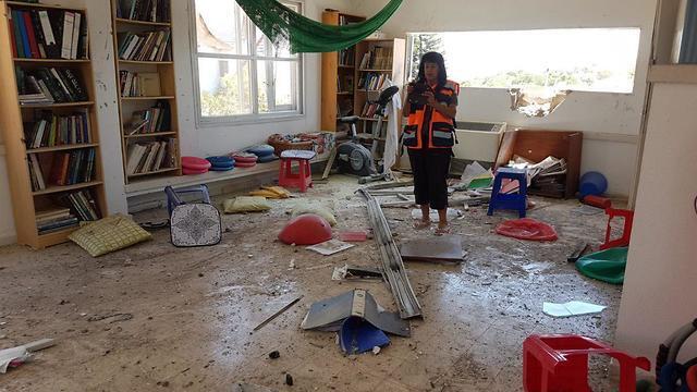 Дом, в который попала ракета. Фото: Ави Роках