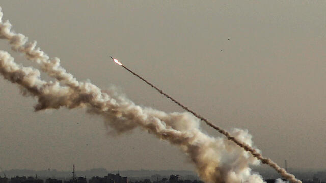 Rocket fire from Gaza during the last comonth's escalation of violence (Photo: EPA) (צילום: EPA) Rocket fire from Gaza during the last comonth's escalation of violence (Photo: EPA)