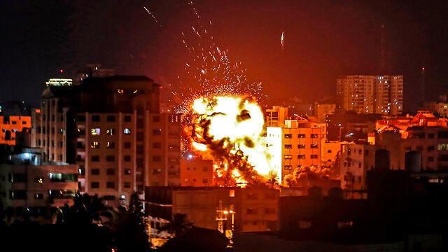 The IDF strikes the Ministry of Prisoner Affairs building in gaza