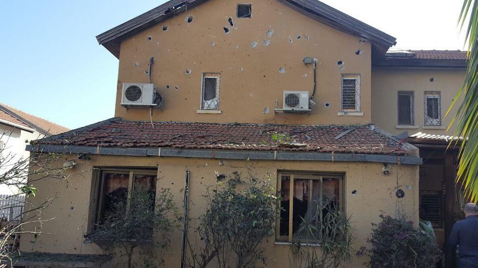 Moshe Agadi's house in Ashkelon after being hit by rocket