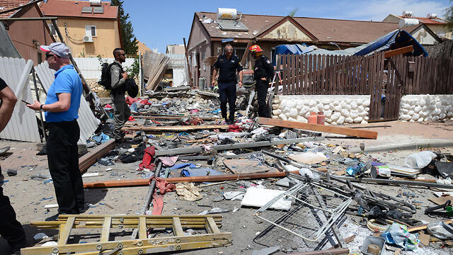 Rocket fell near a home in the city of Beer-Sheva