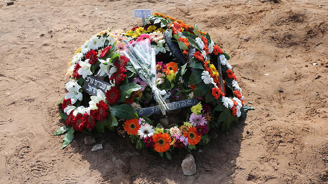 Grave of Moshe Agadi killed by rocket fire from Gaza