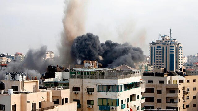 Hamas intelligence offices hit by IDF bombing