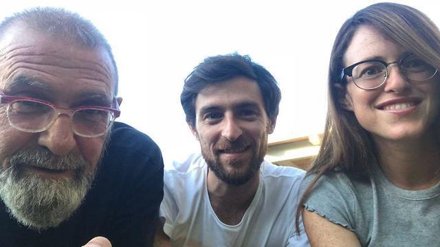 Moshe with his children - Amit and Hadar (באדיבות המשפחה) Moshe with his children - Amit and Hadar